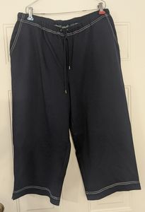Ralph Lauren Size 1X navy capris EUC sfpf home
